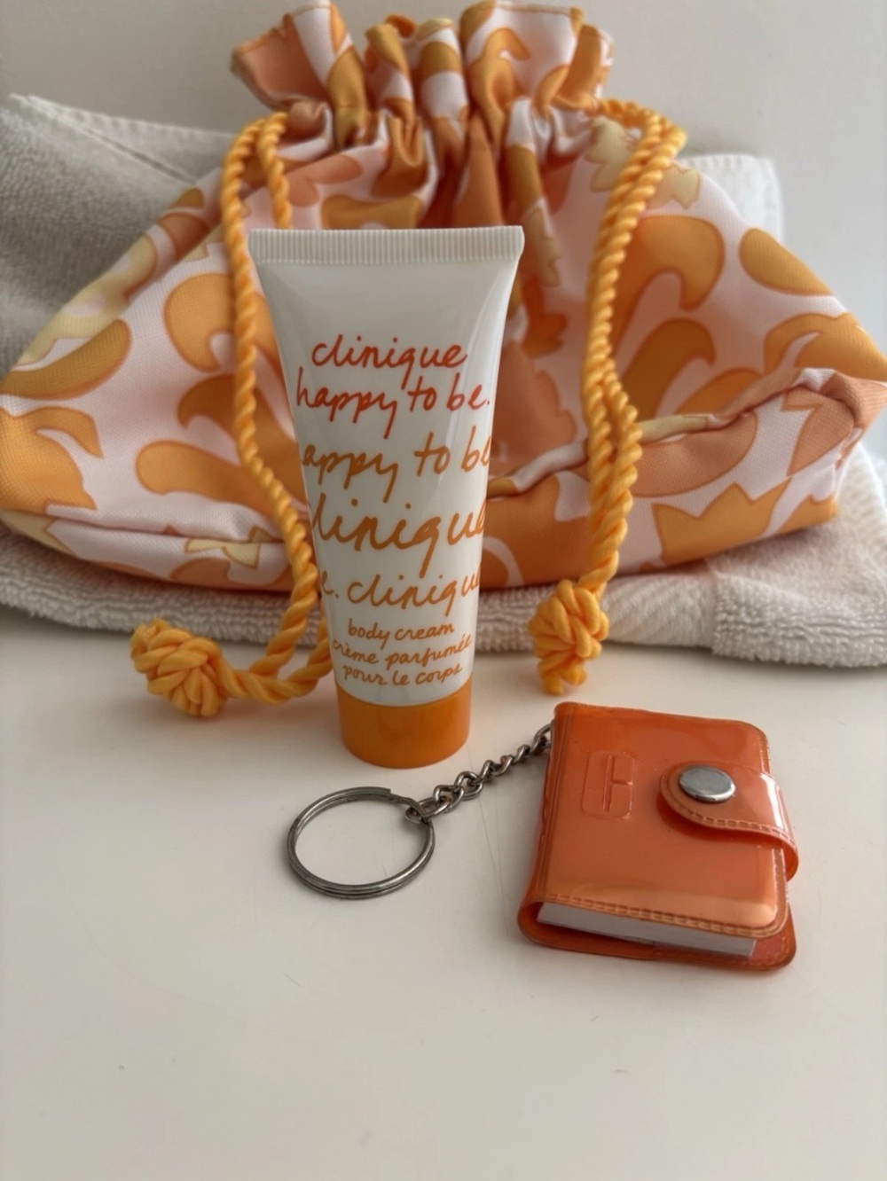 CLINIQUE HAPPY TO BE BODY CREAM 1.4 oz. Travel Size w/ Keychain & Drawstring Bag